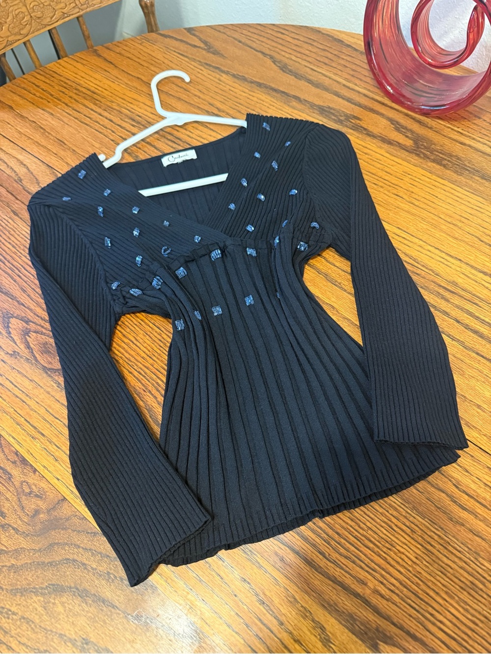 Vintage Y2K ribbed black sweater with blue accents 2000s era